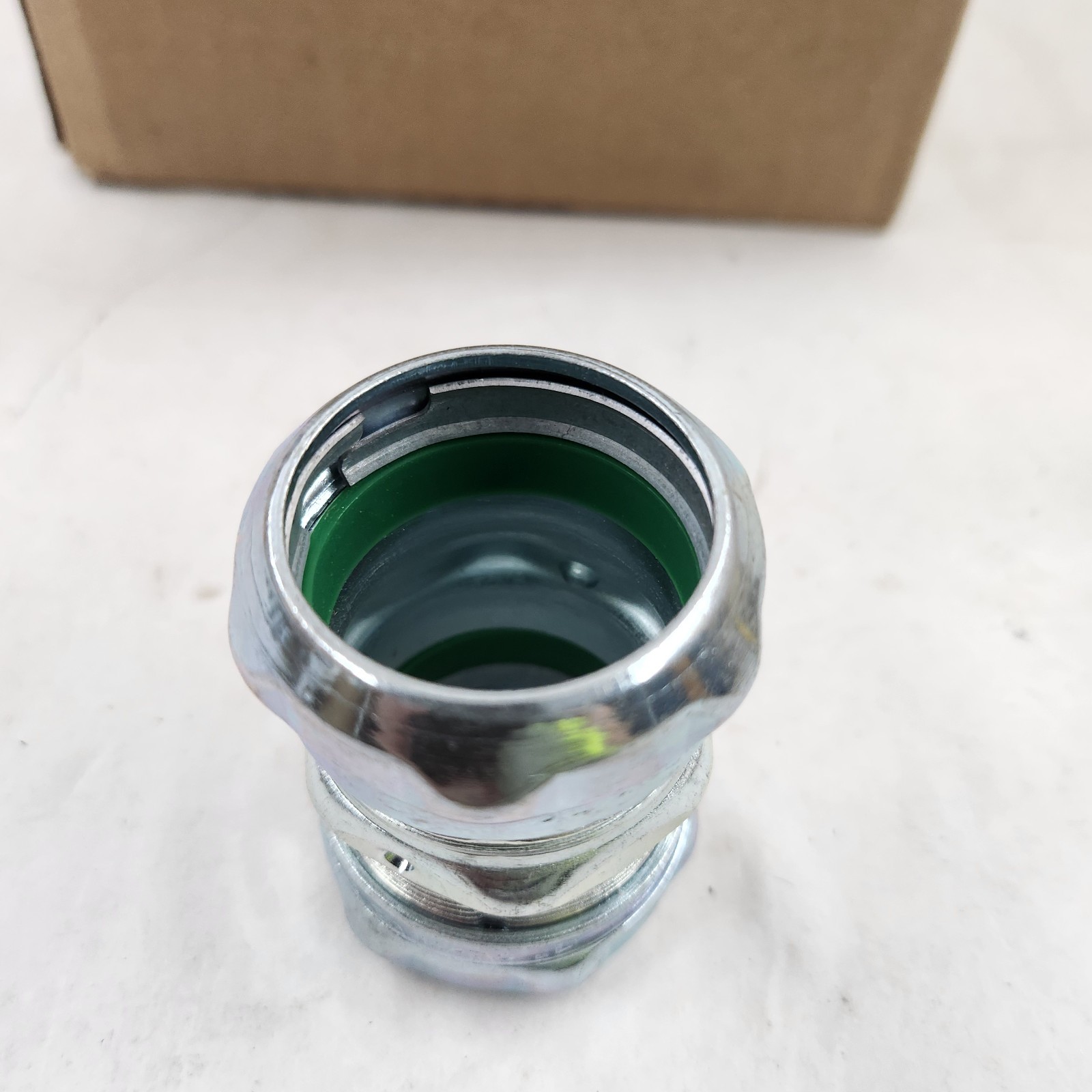 Bridgeport 262-SRT 1″ Raintight EMT Coupling – Box of 10