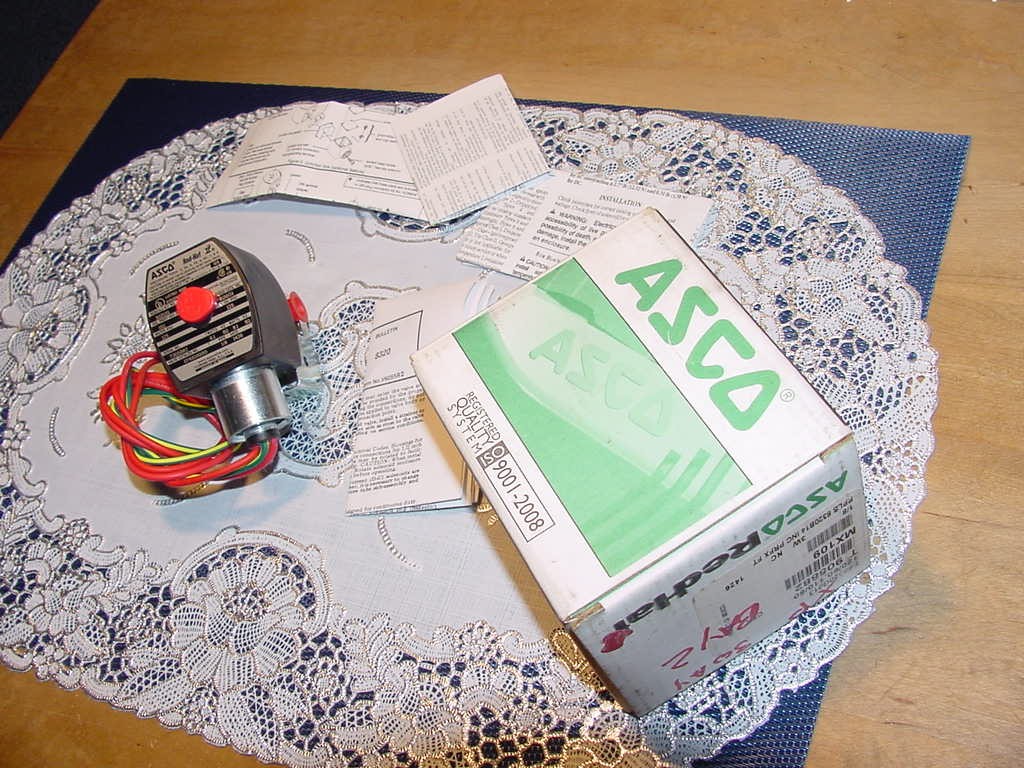 Asco RedHat EF8320G013 Solenoid Valve,1/8″ NPT, 3-Way, 2-Position, N/C, 120/60