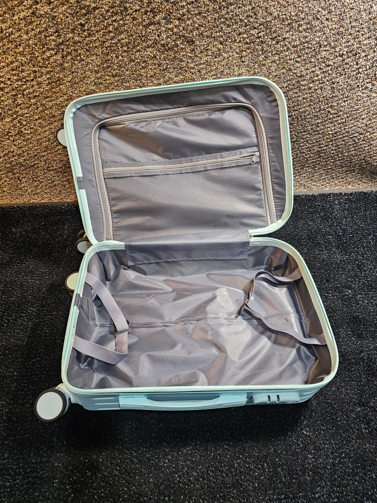 18″ Carry On Luggage & 10.5″ Cosmetic Case 360-Degree Rotation, Lightweight Blue