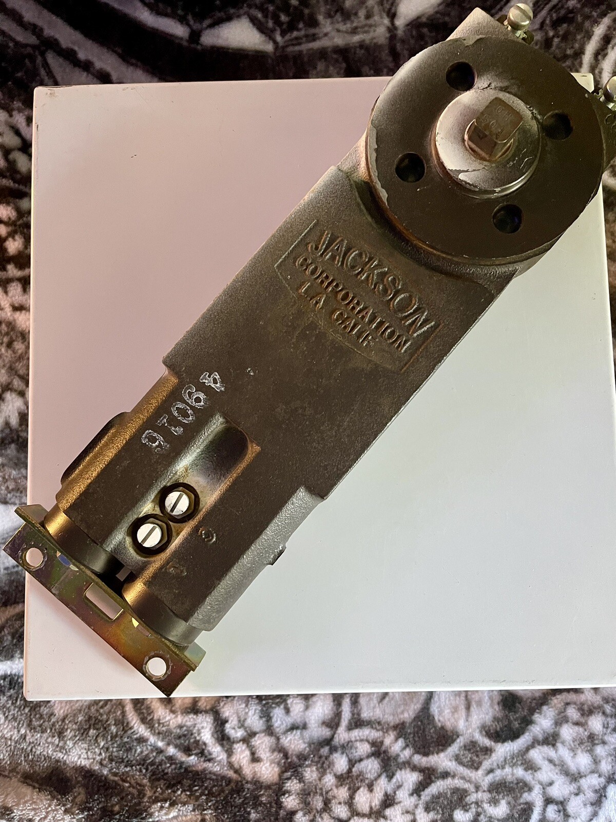 Jackson 20-1427 Standard Overhead Concealed Door Closer – Excellent Condition