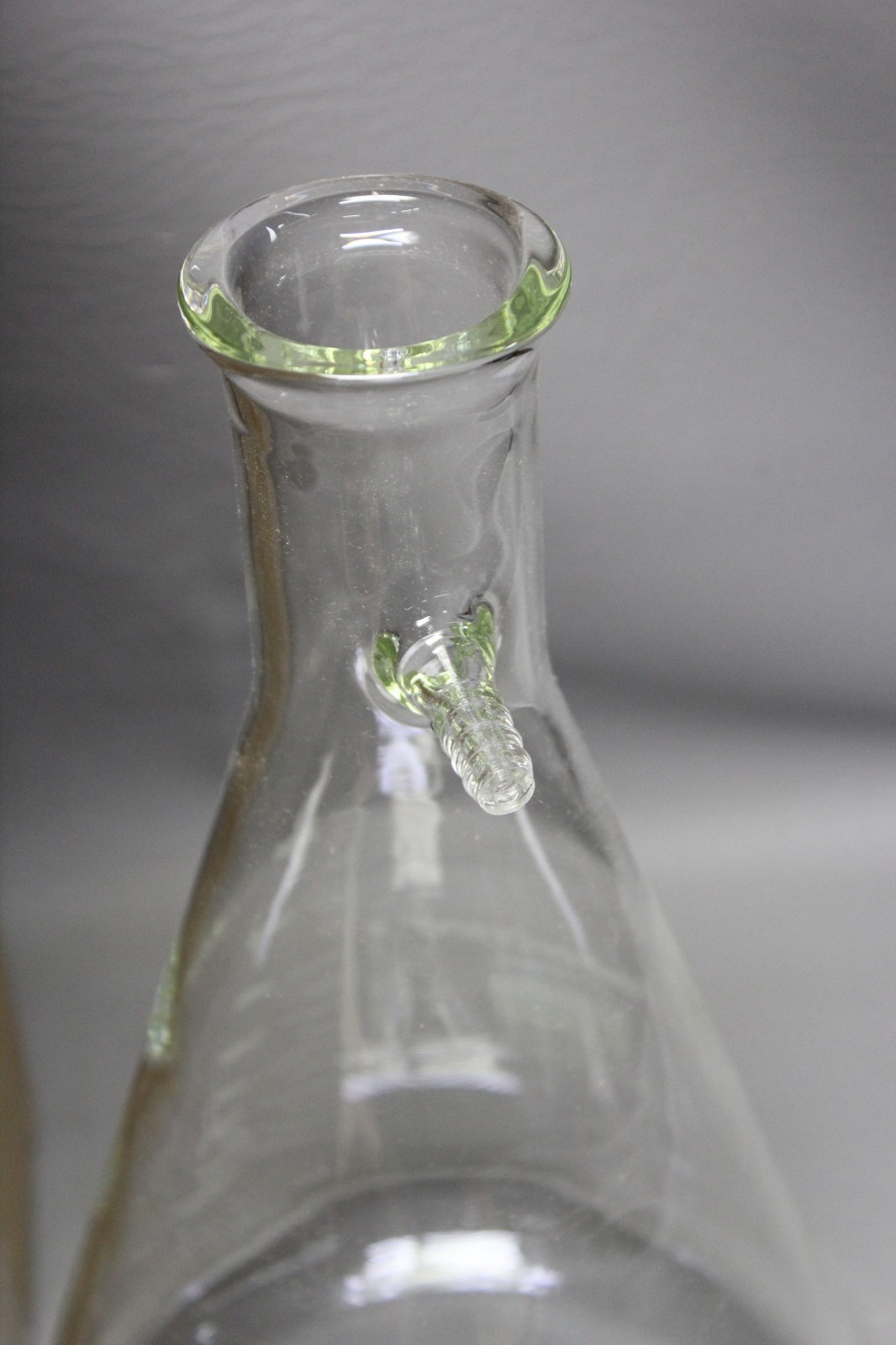 NEW FISHERBRAND 2000mL GLASS HEAVY WALL FILTER FLASK FB-300-2000