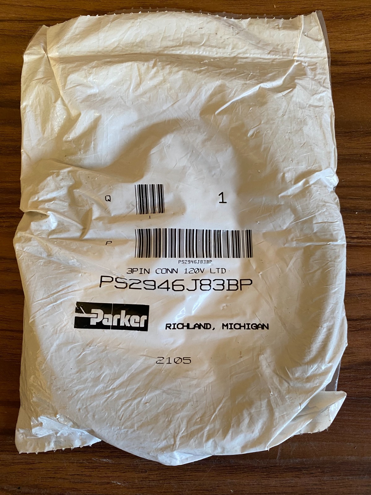 Parker PS2946J83BP 3 PIN CONNECTOR 120 V LTD New Old Stock