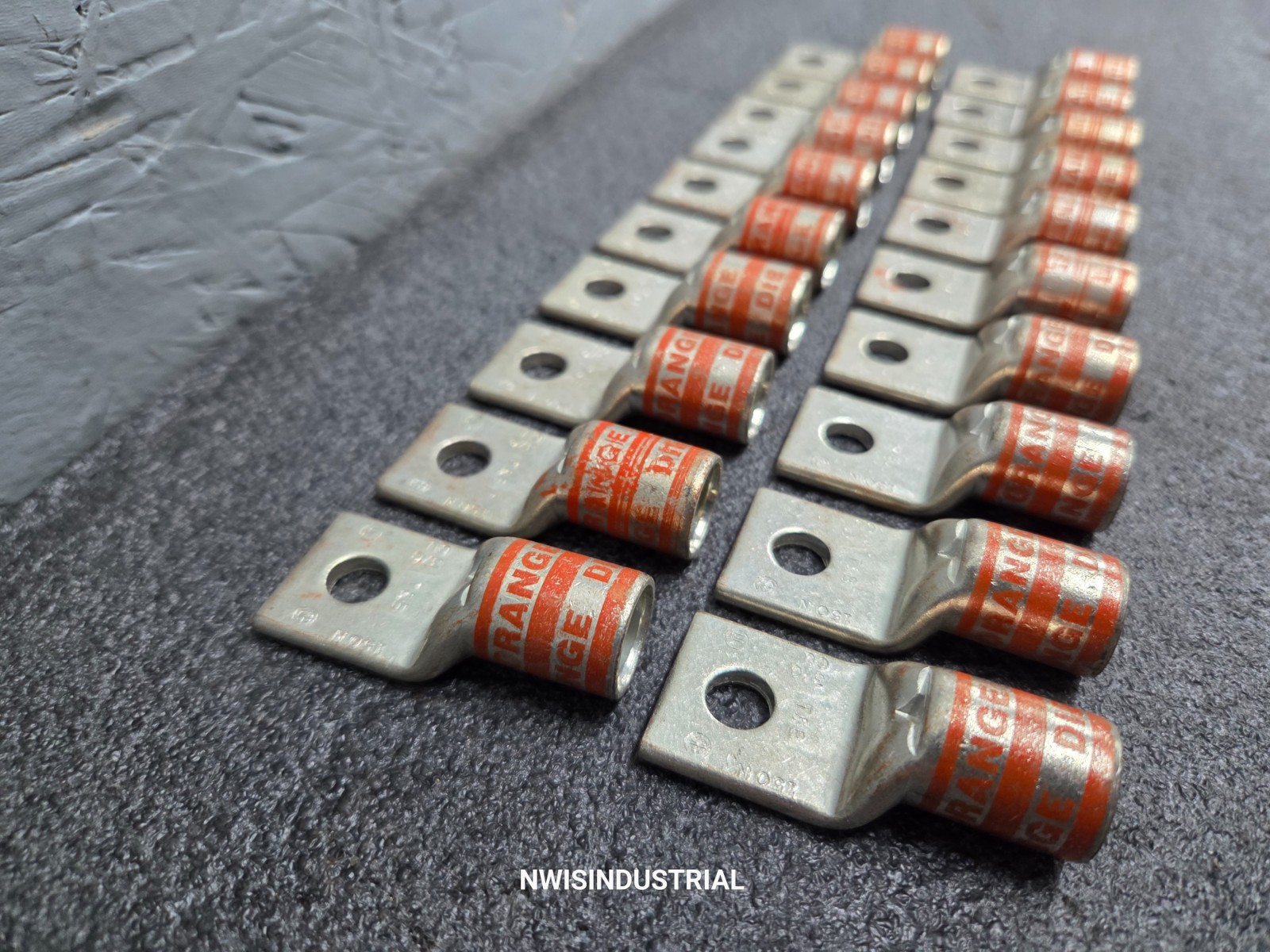 Lot of 20 – THOMAS & BETTS-T&B 150N, 3/0, CU, ORANGE DIE, Short Barrel, 1 Hole