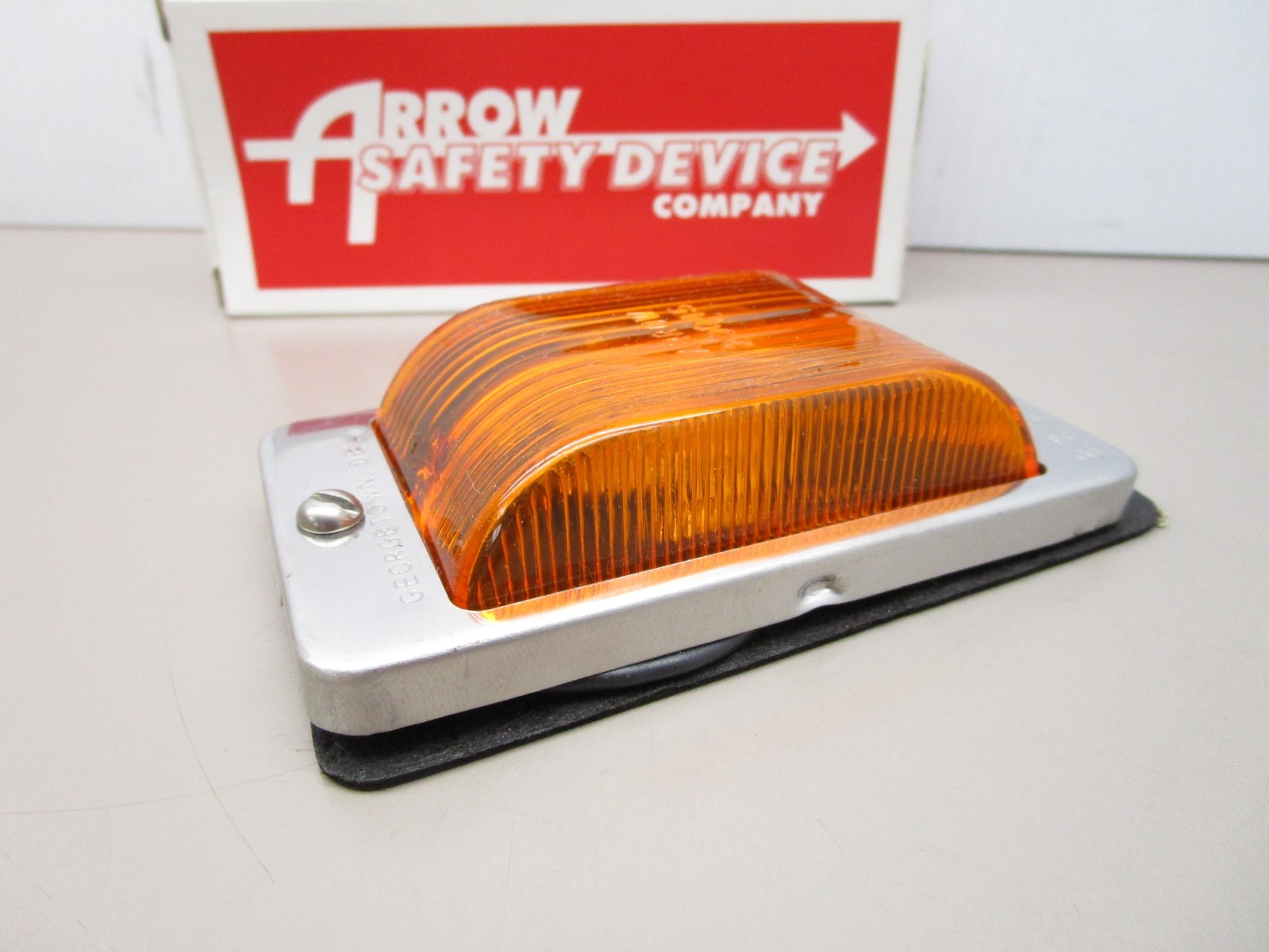 Arrow 048-75-312 No.48 Clearance Lamp Assembly Amber / Chrome 20045 Lens