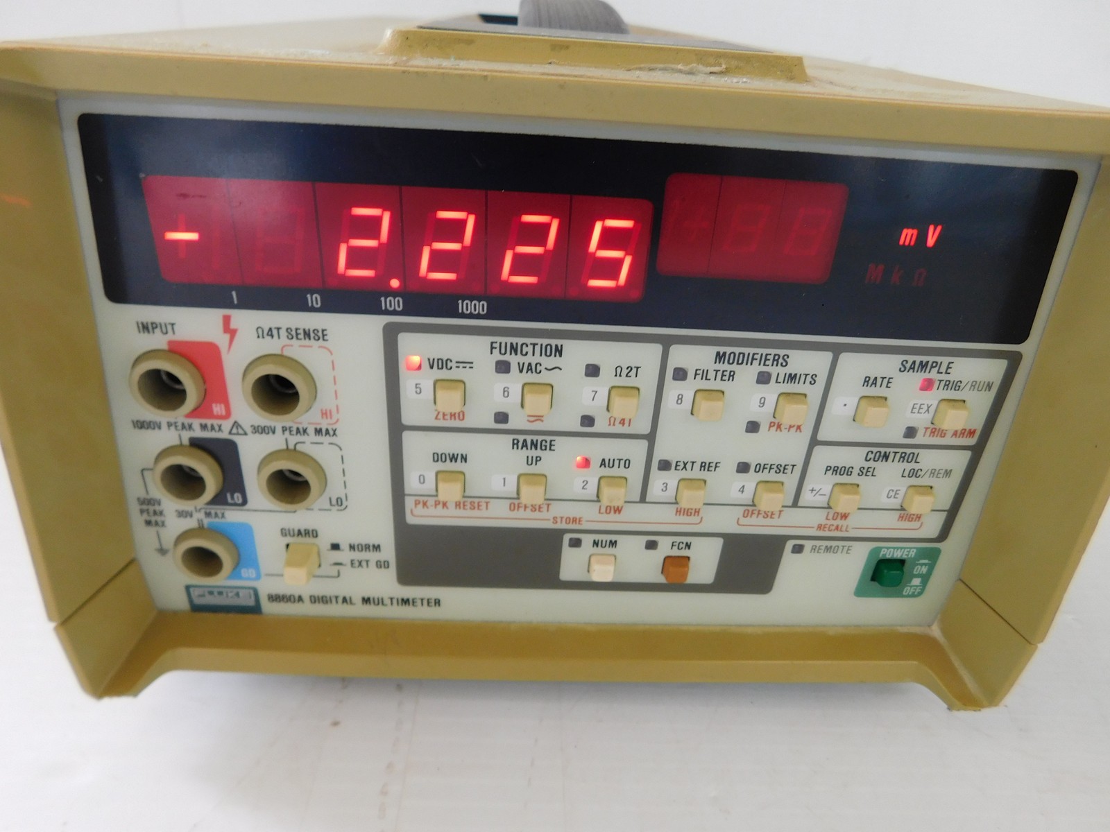 FLUKE 8860A DIGITAL MULTIMETER (IHB89)