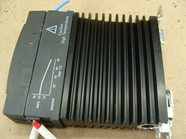 LOT OF 3 CRYDOM SOLID STATE RELAYS CKM0620 60VDC 20A IN: 4.0-32VDC OUT: 0-60VDC