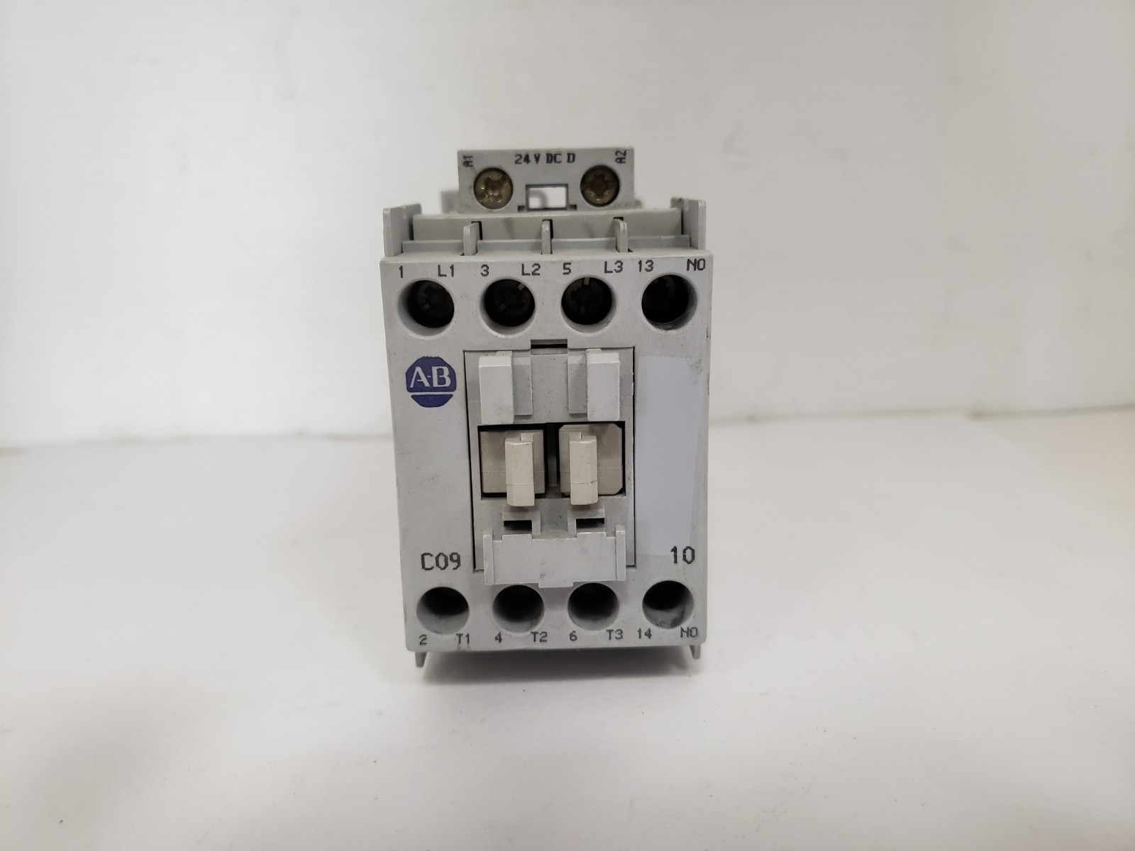 ALLEN BRADLEY 100-C09DJ10 CONTACTOR 9A 24V DC 3NO 1NO SER A