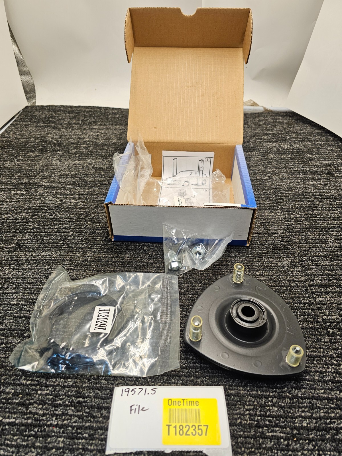 MOOG K90649 Strut Mount Fits 2001-2005 HONDA CIVIC, 2002-2006 HONDA CR-V