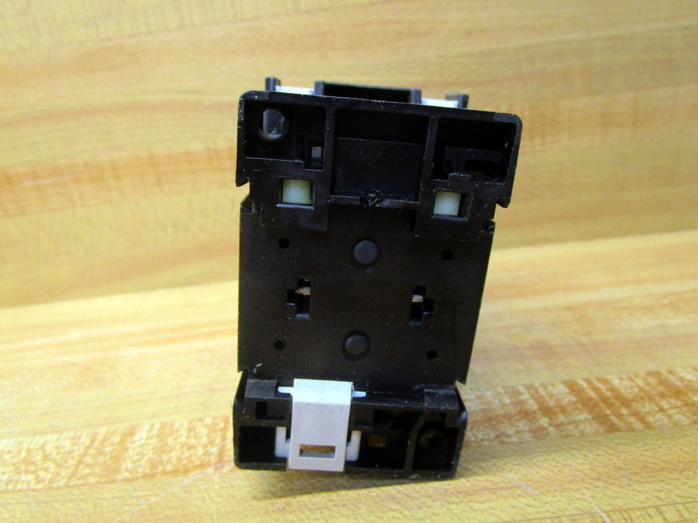 Klockner/Moeller DIL00 M Contactor DIL00M Coil: 415V 50Hz