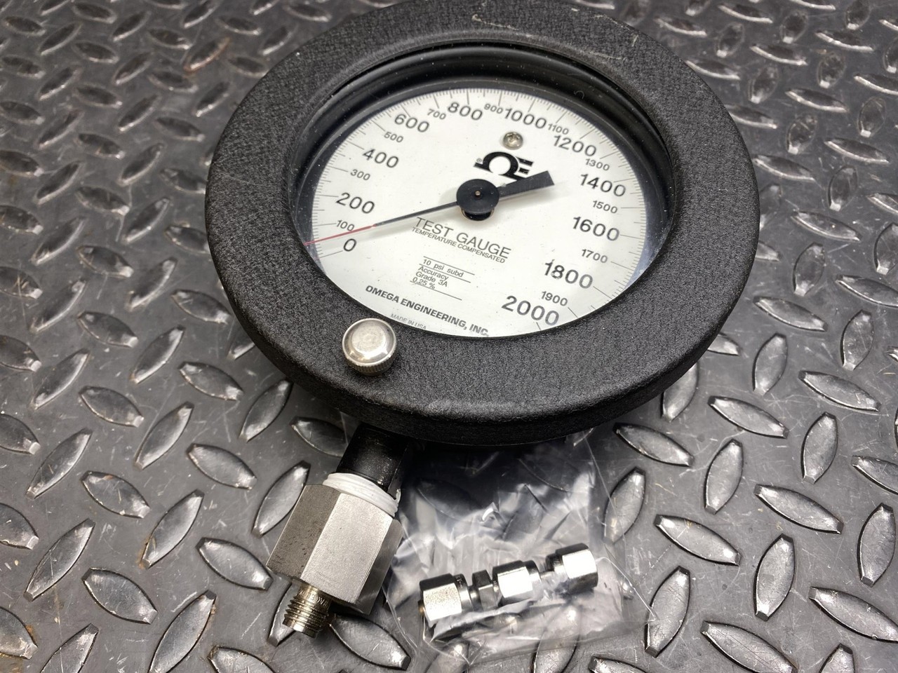 Omega PGT-45L-2000 Test Gauge 0-2000 PSI 4.5″ AISI 316