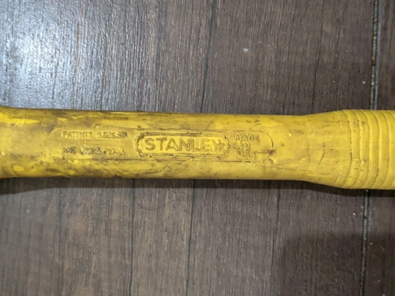 Stanley 4 lb Engineer’s Sledge Hammer 56-204 Yellow Fiberglass Handle