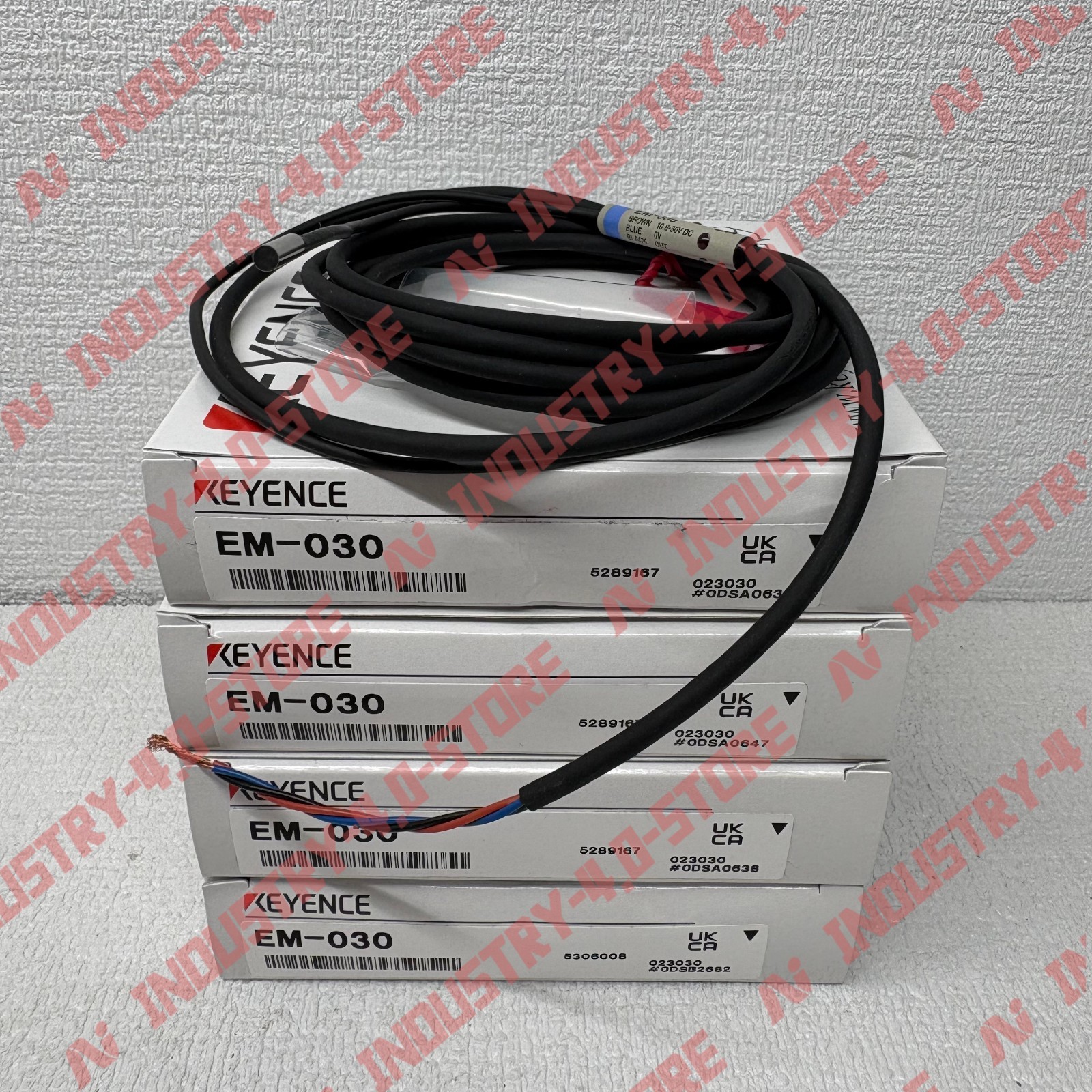 Keyence EM-030 proximity transducer#1pcs new in box