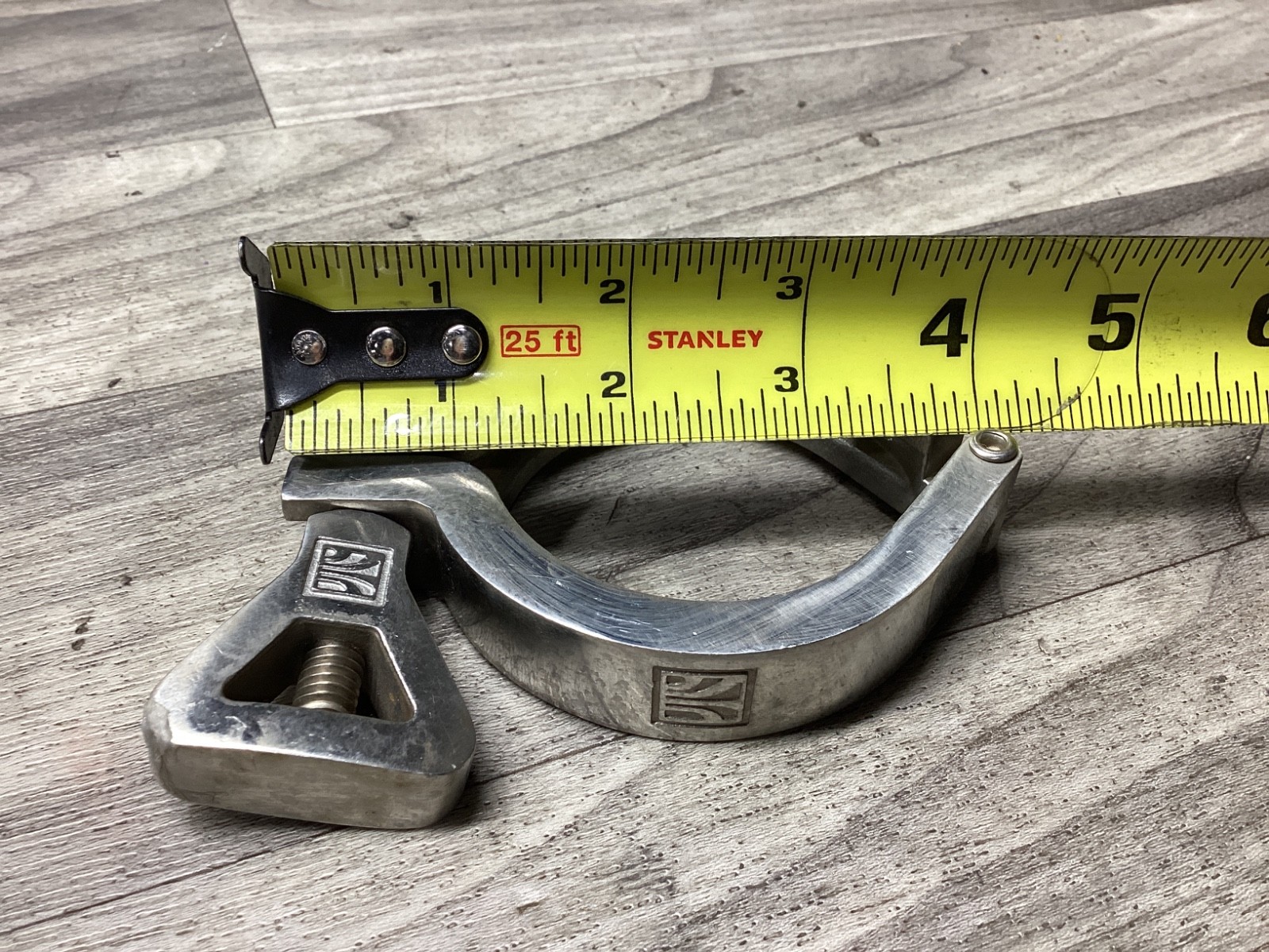SPX Flow Products Sanitary Line Clamp #118N36*SI