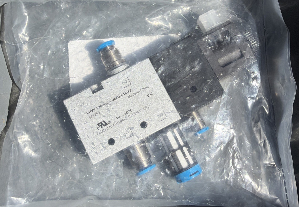 Festo VUVS-L20-M32C-MD-G18-F7 Solenoid Valve VUVS-L20-M32C-MZS-Q6-U3-F7-1C1