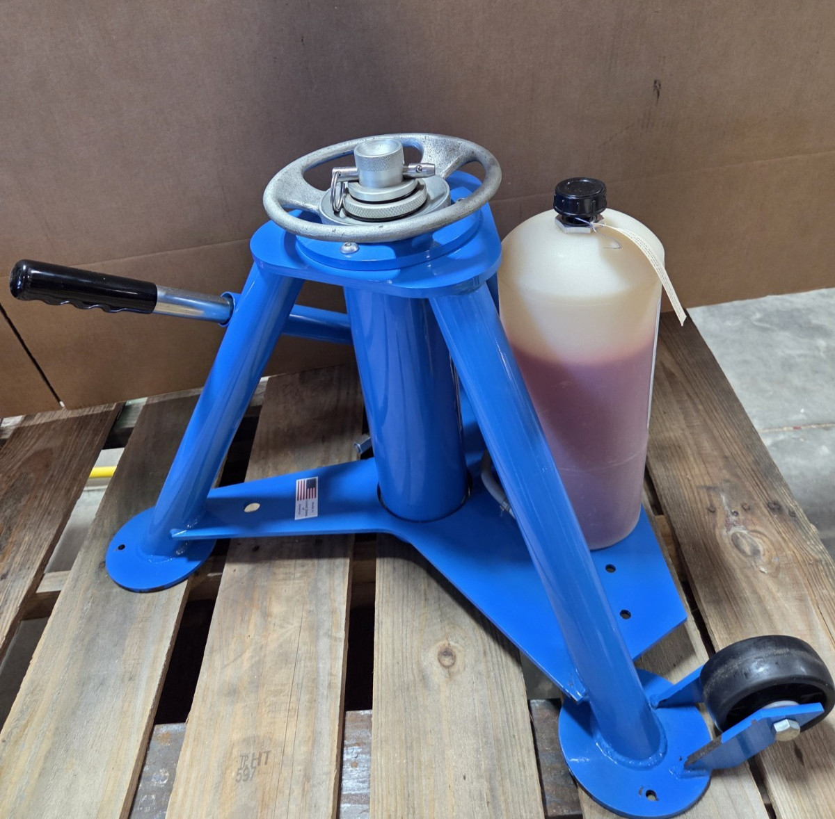 New Tronair 02-0517-0140 Aircraft Hydraulic Jack, Tripod – 5 Ton, Multi Stage.