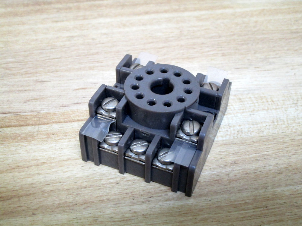 Part 222 Relay Socket (Pack of 13)