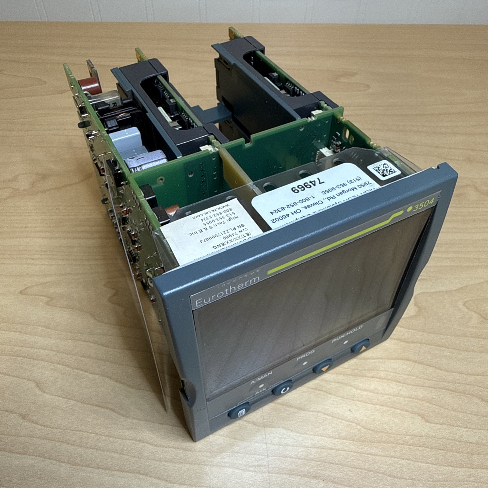 Invensys Eurotherm 3504 Temperature Controller TM0168AGFWUBMA-1 P-2 Temp Module