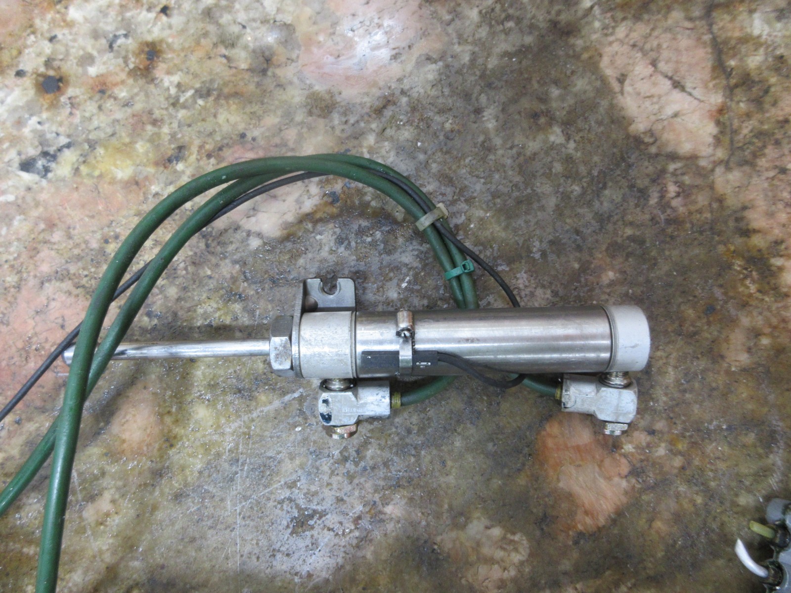 1996 CITIZEN L25 CNC LATHE AIR HYDRAULIC CYLINDER