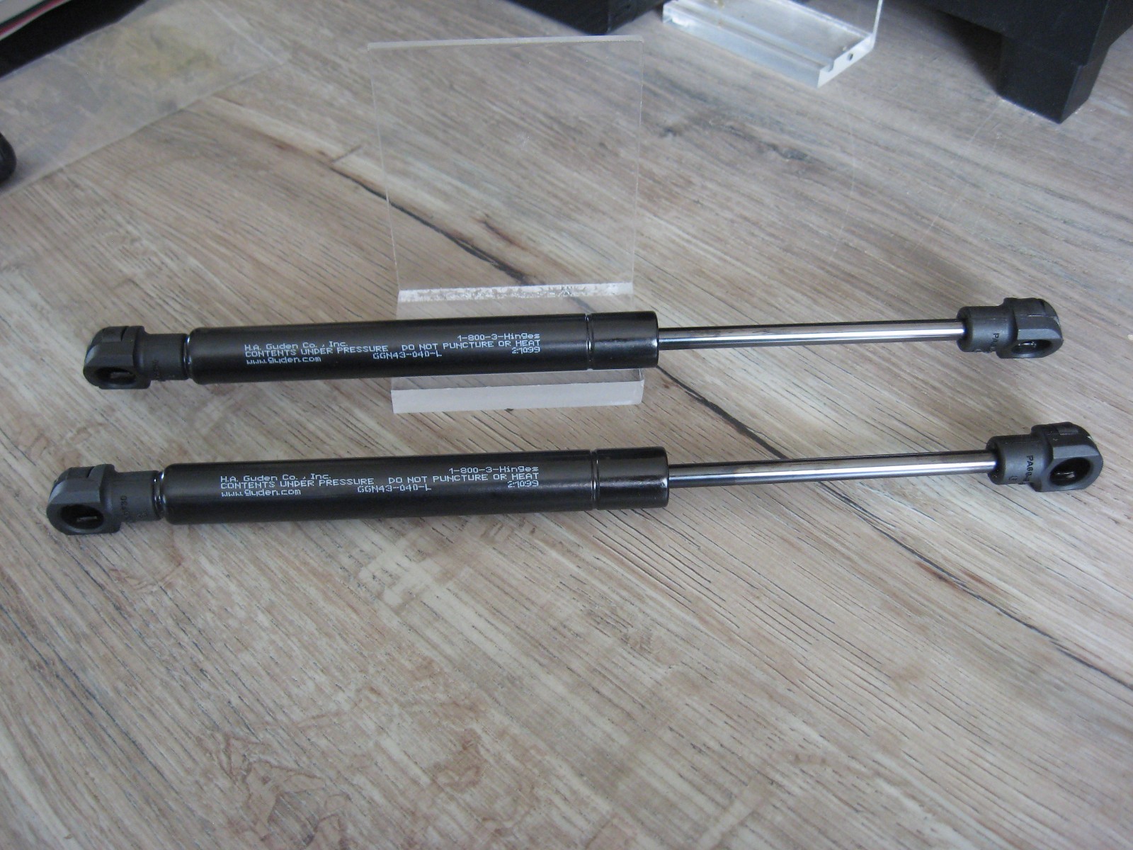 NEW Pair Guden GGN43-040-L Gas Shock Cylinder Dampers EF120 Ends – Duke 524305