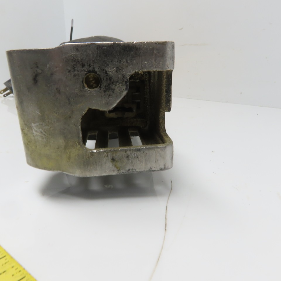 DeWalt DWE304 Reciprocating Saw 120V 10A Variable Speed 1-1/8″ Stroke