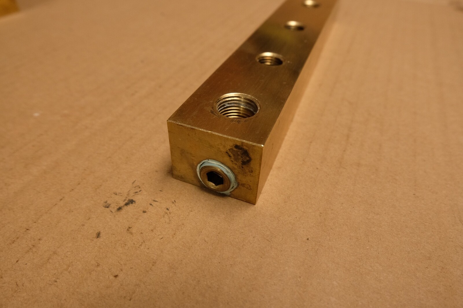 Applied Materials AMAT 0020-10157 Brass Hydraulic/Water Manifold 3/8″ by 1/4″x4