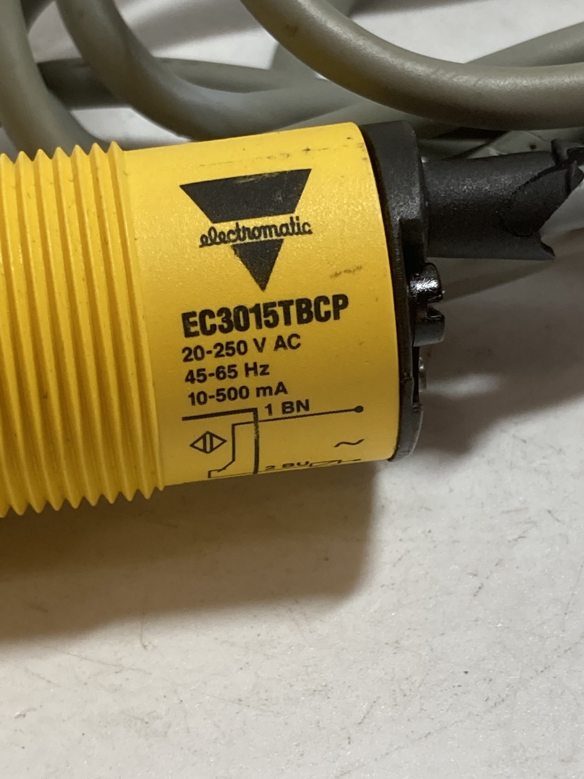 ELECTROMATIC EC3015TBCP PROXIMITY SENSOR 20-250VAC 45-65HZ 10-500MA