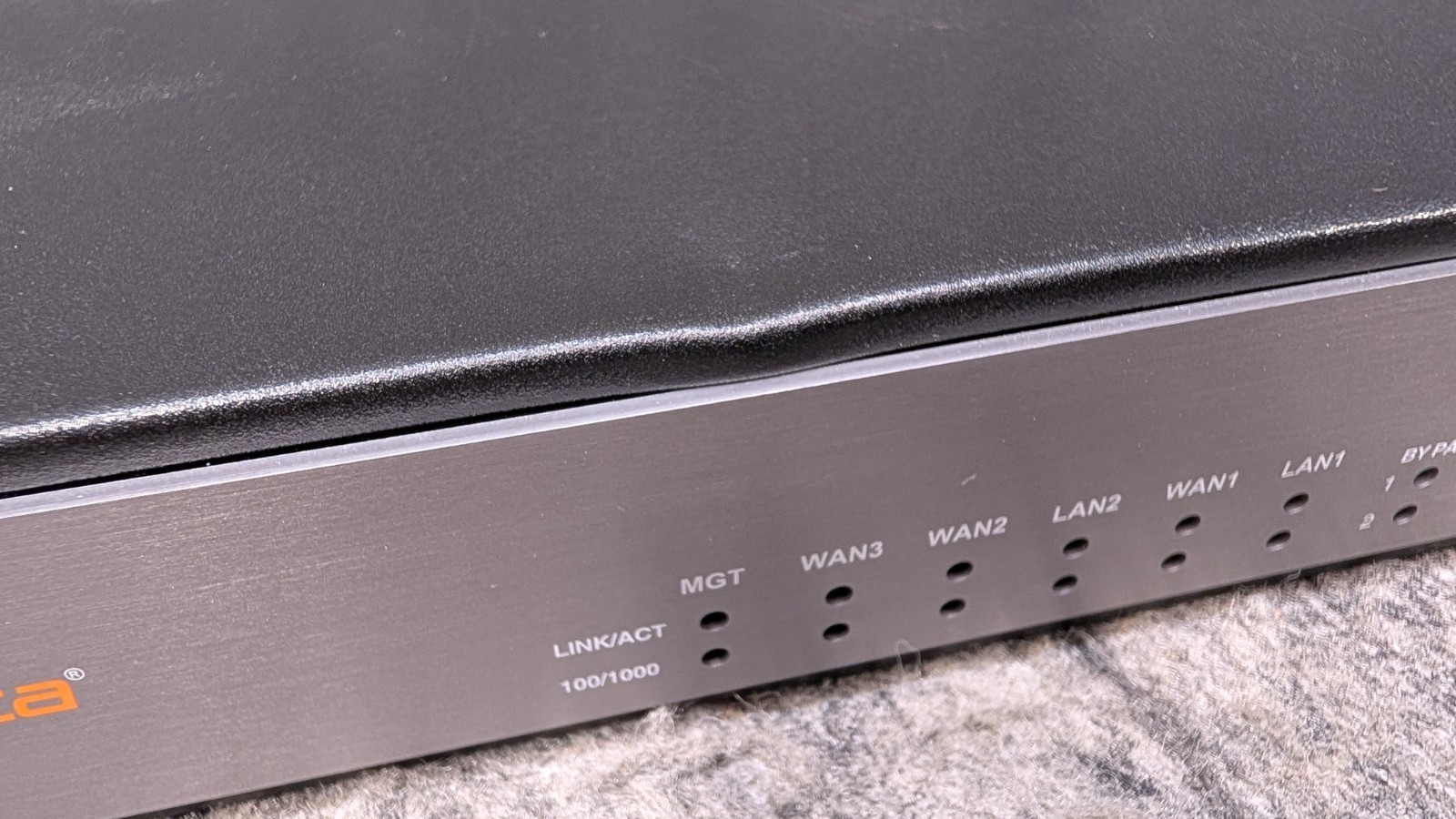 InfoVista 40-05-XX / ip|e 40ax V2 IP Traffic Management Switch w/ Brackets