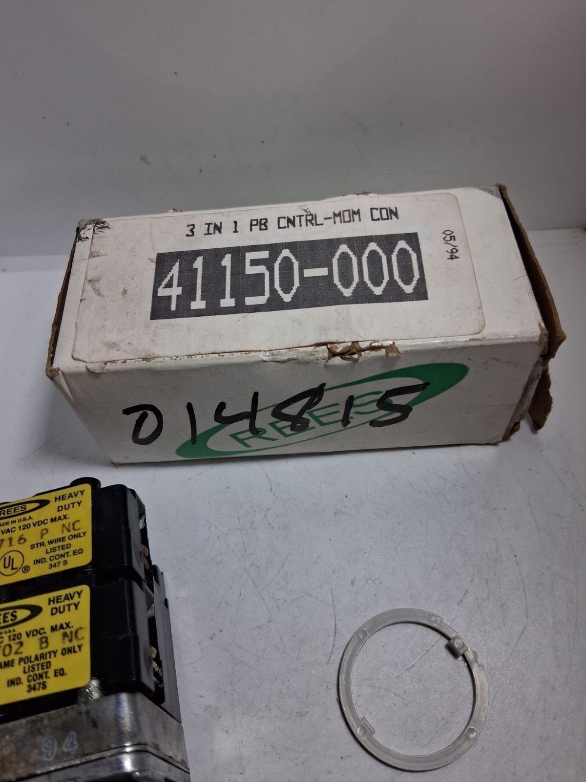REES 41150-000 PUSH PULL ILLUMINATED SWITCH 2NC HEAVY DUTY NIB