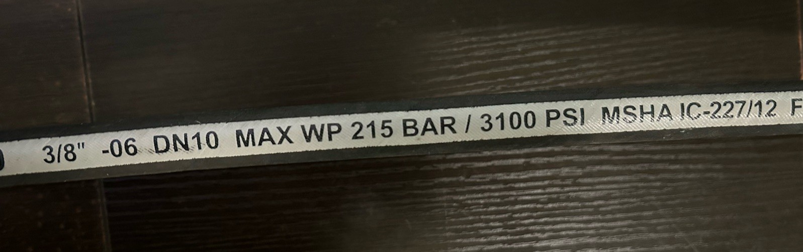 3/8″ X 34” Hydraulic Hose SAE100R17 3100 PSI Straight X 90 JIC Ends (30 36)