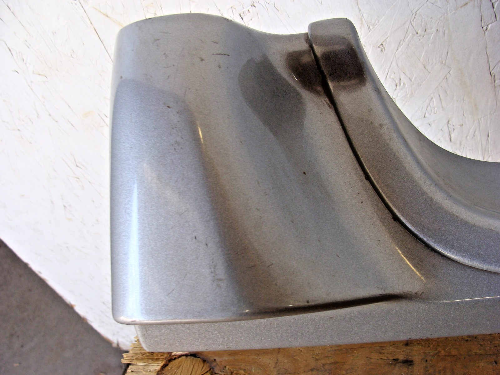 FREIGHTLINER A22-52006-008 CORE MOLDING REAR BODY PANEL GRAY/SILVER