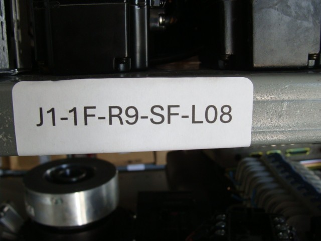 YASKAWA AC SERVO MOTOR SGMAH-04AAA21 200V 2.8A 400W R/MIN 3000 R11175-456-4