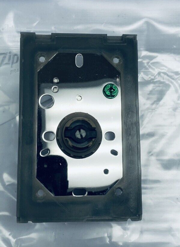 UNUSED SAFETY TECHNOLOGY 30BM PUSH/TWIST EMERGENCY STOP BUTTON 250VDC 600VAC
