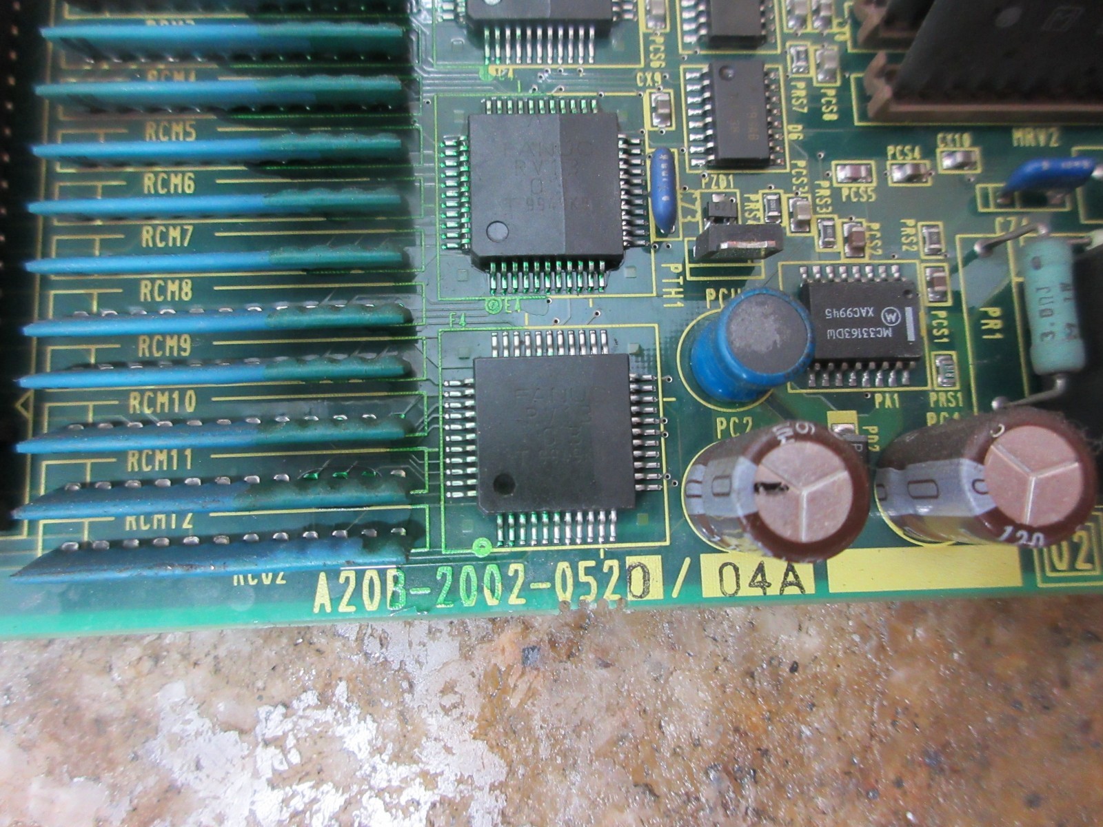 2000 KITAMURA 2XI 260228 CNC VERTICAL MILL A20B-2002-0520/04A FANUC BOARD