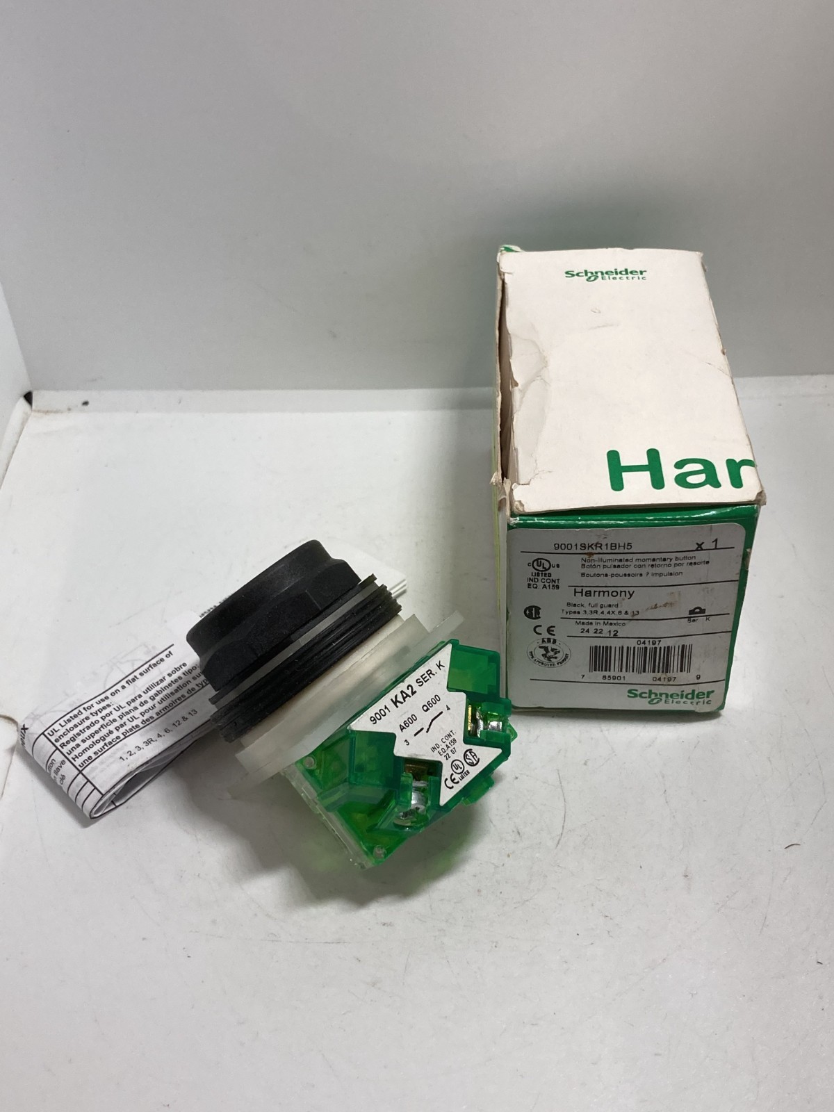 SCHNEIDER 9001SKR1BH5 PUSHBUTTON BLACK MOMENTARY NO CONTACT NIB