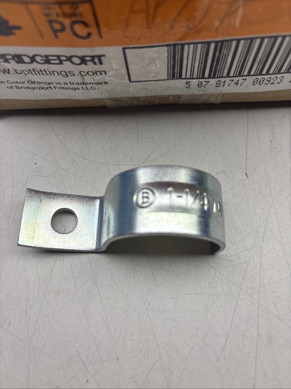 Bridgeport 923-S EMT 1-Hole Pipe Strap 1-1/4 Inch Qty 140