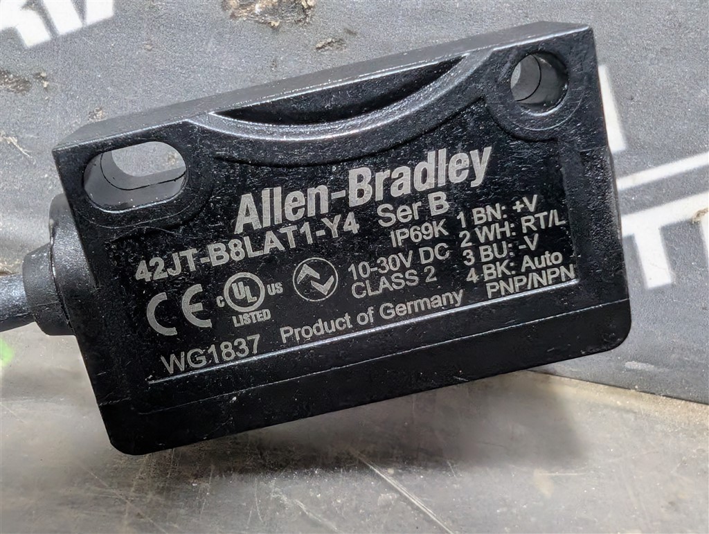 NEW Allen Bradley 42JT-B8LAT1-Y4 VisiSight Photoswitch 120mm PN-241575 no box