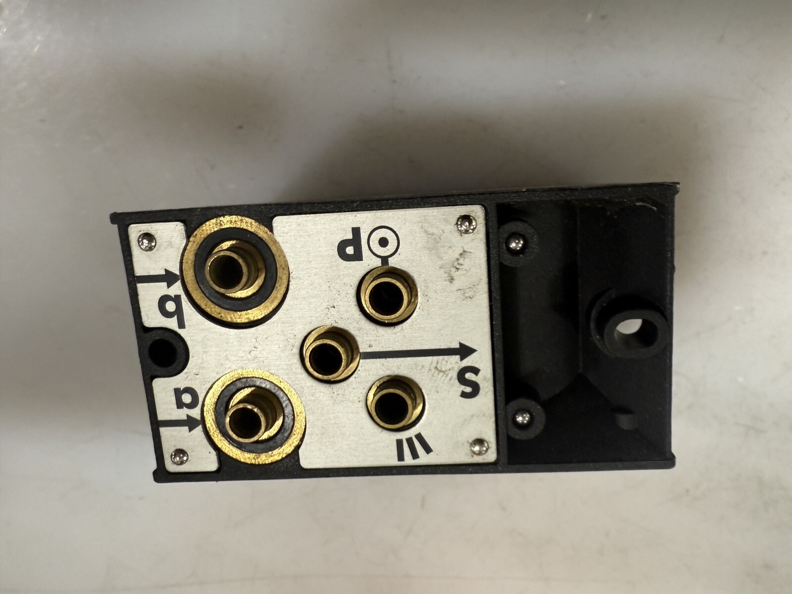 Norgren D0039A Two-Hand Pneumatic Switch Control Module, 5/32 Tube 40-120psi B03