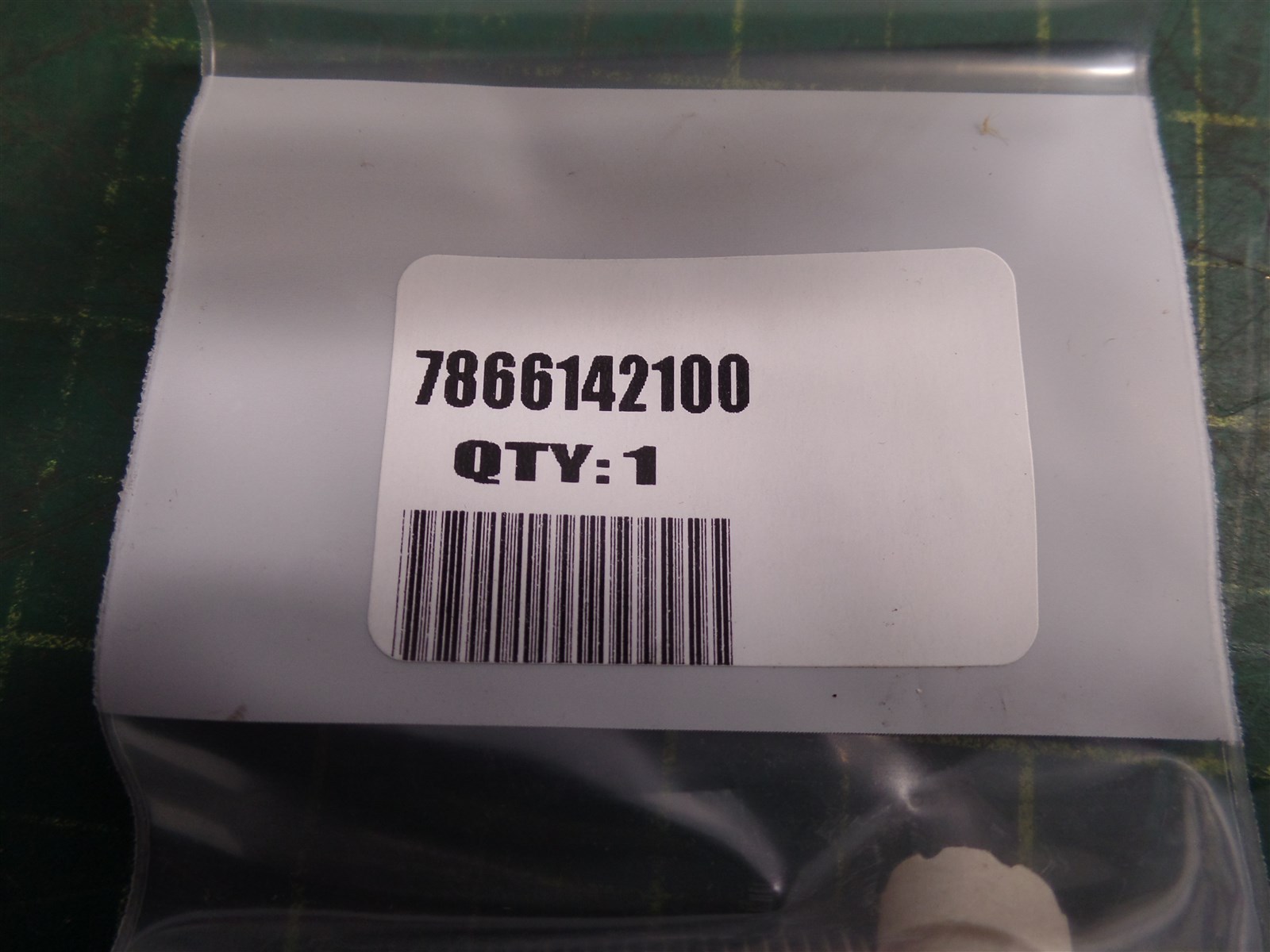 GENUINE GROVE MANLIFT PARTS 7866142100 STUD WELD, 1/4-20UNCX1.31″ SET OF 10 !!!