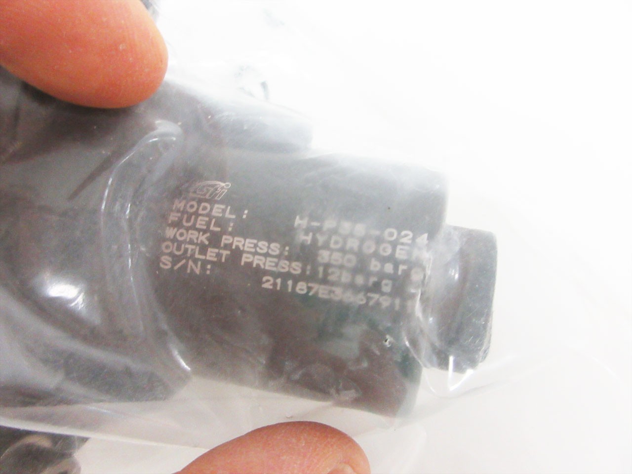GFI H2 HYDROGEN HIGH PRESSURE REGULATOR H-P35-024 H-P35 PRV-101