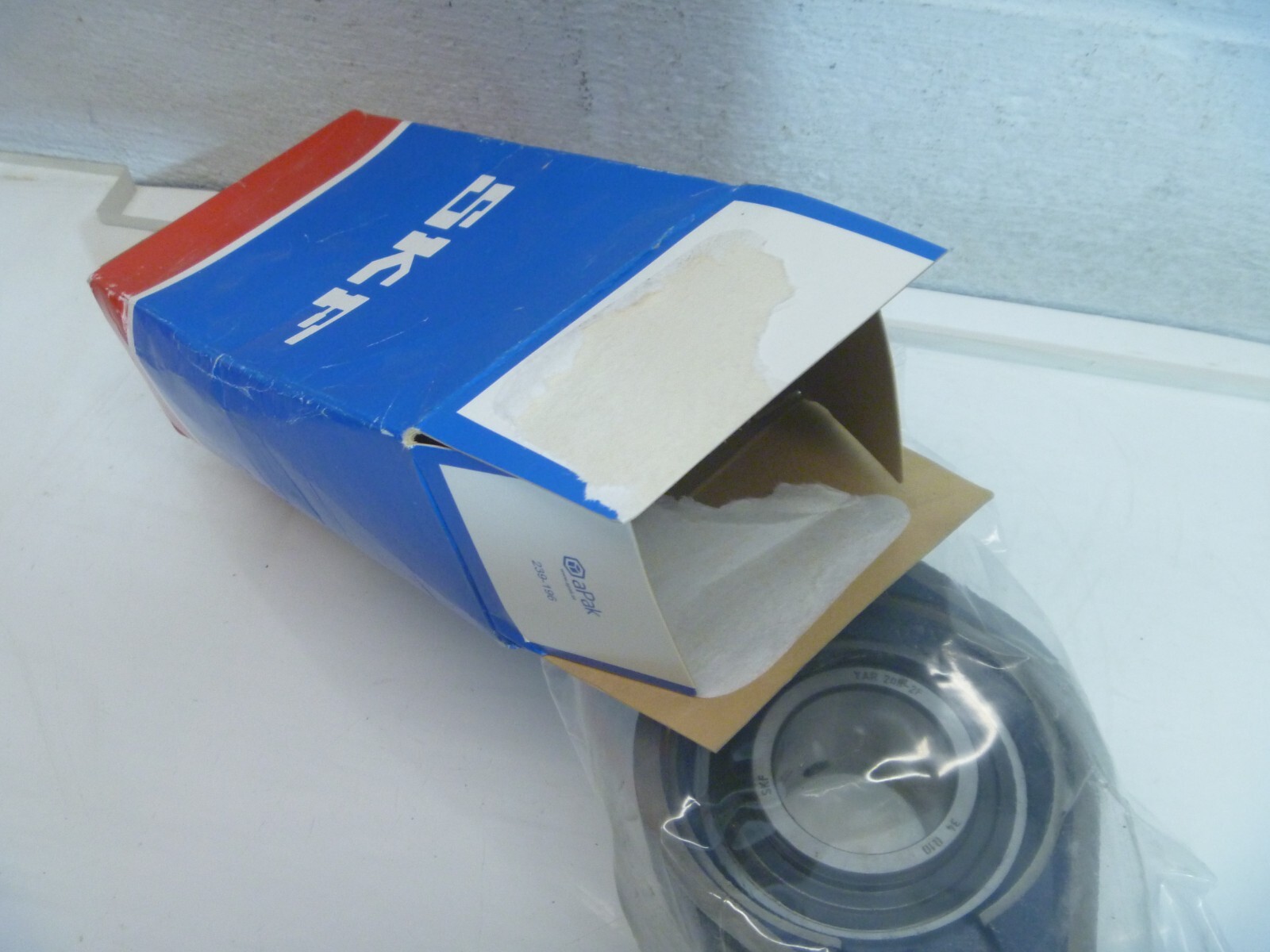 SKF BEARING TWO BOLT FLANGE FYTB-40-TF / FYTB40TF