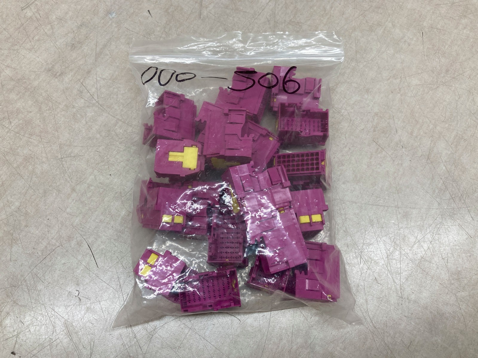 Lot of 20 TE Connectivity TAB HSG 36 Pos Assy Purple&Yellow Housing Automotive