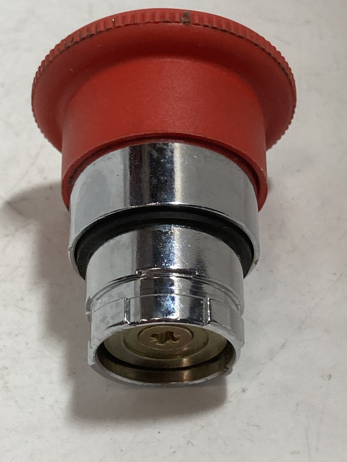 SCHNEIDER ZB4BS844 PUSHBUTTON OPERATOR RED TWIST RELEASE