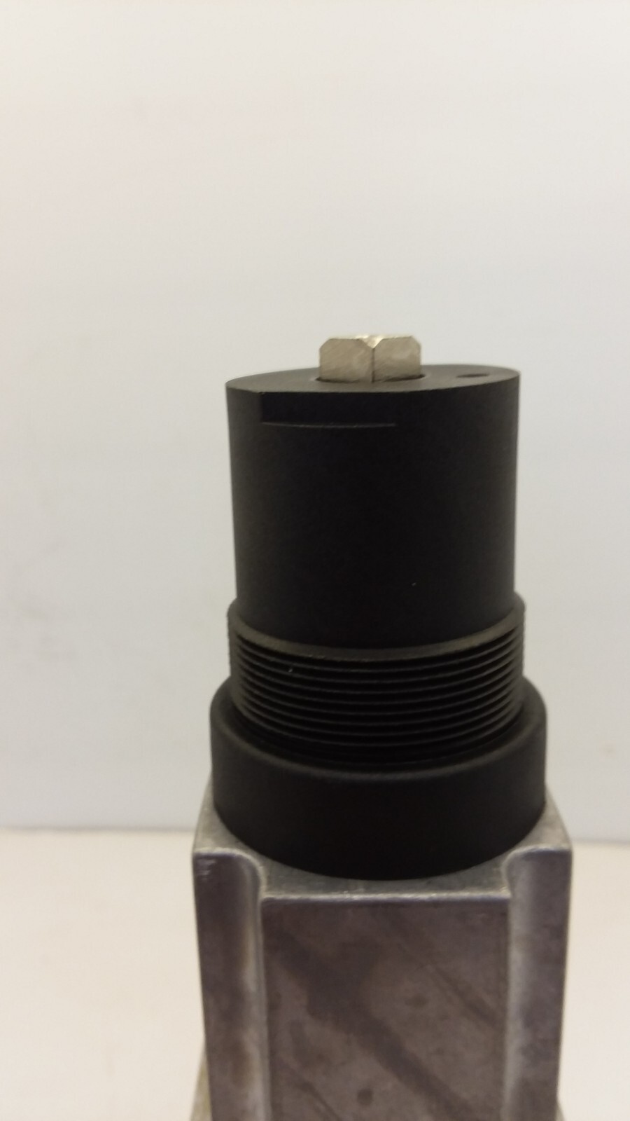 FESTO LR-ZP-B-D-3 INTERMEDIATE PRESSURE REGULATOR 0-12 BAR 0-174 PSI NNB