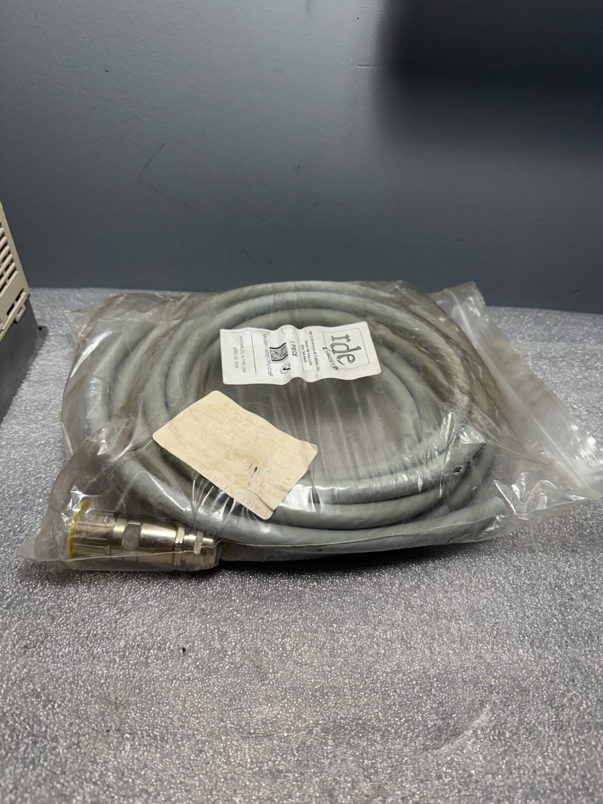 RDE Connects AR-06F1-0000-7PU-015F Connector Cable 15 Feet