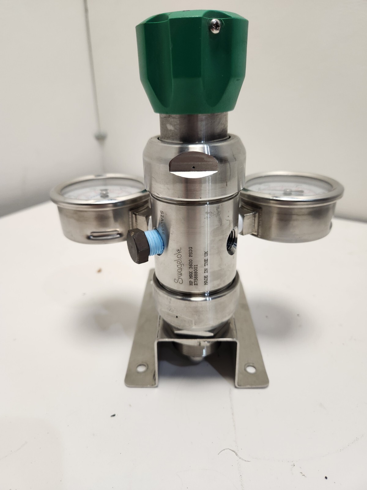 SWAGELOK KCM Series Gas Cylinder Changeover Regulator KCM1GJL412AD0G14