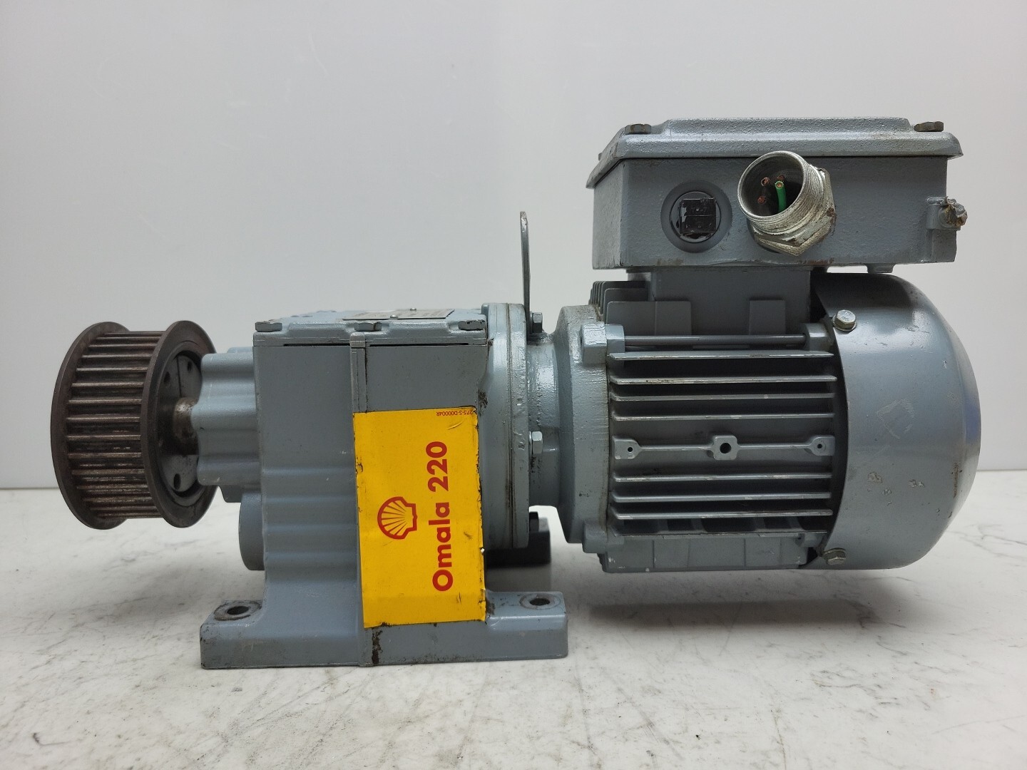 Sew Eurodrive R27DT71C4 Gear Motor .33 Hp Type R27 Gear Reducer 48.17:1 Ratio
