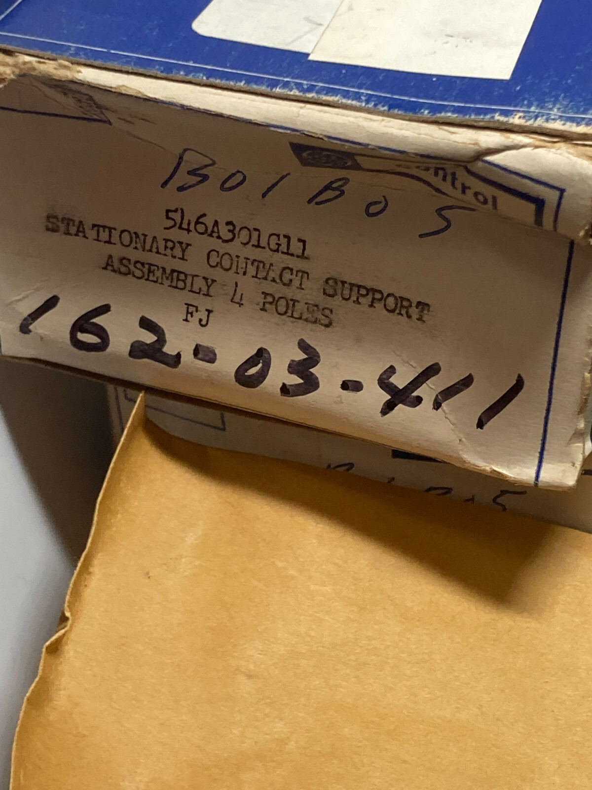 GE 546A301G11 STATIONARY CONTACT SUPPORT 4 POLES (LOT OF 2) NIB