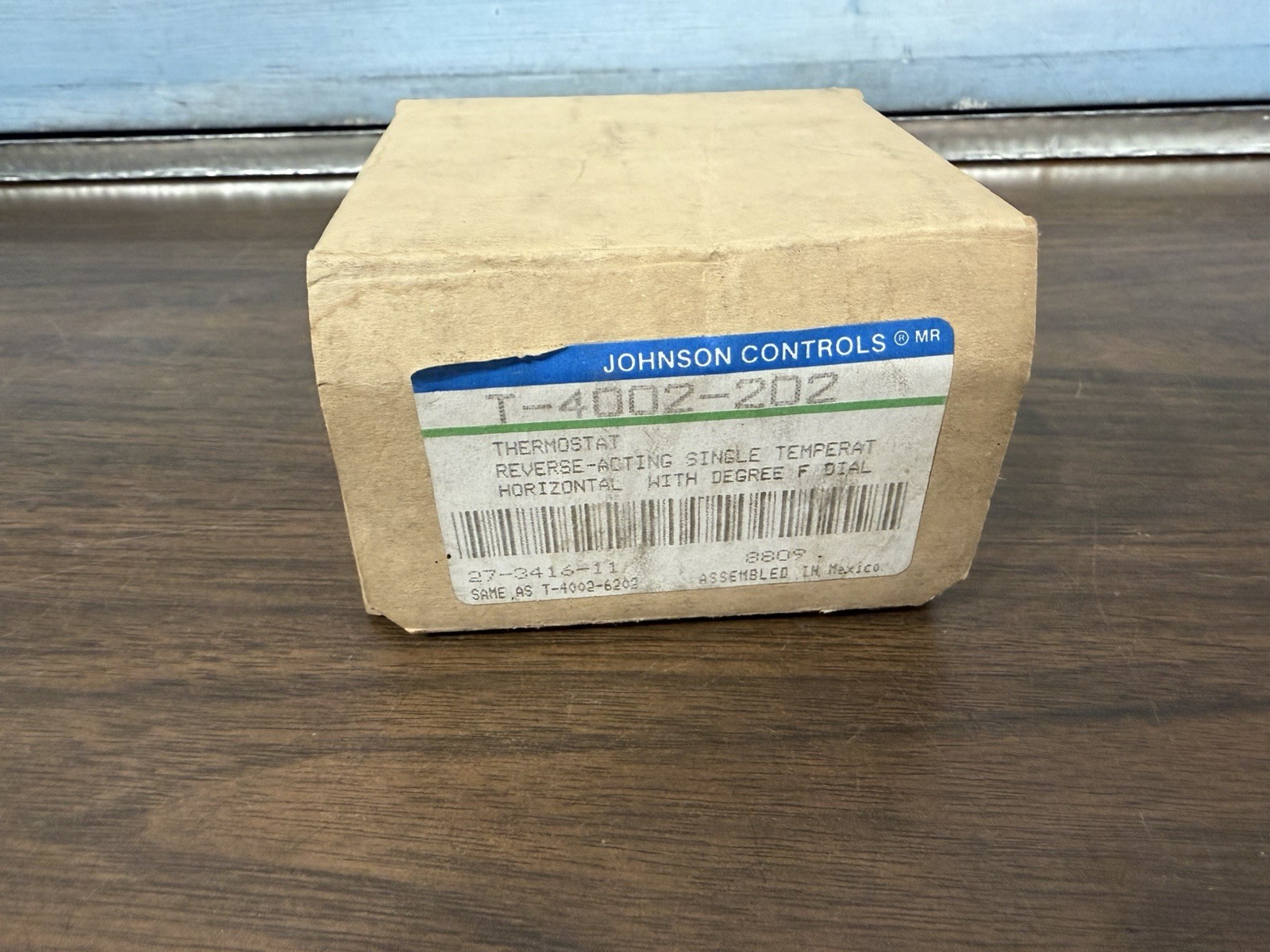 Johnson Controls T-4002-202 Thermostat New