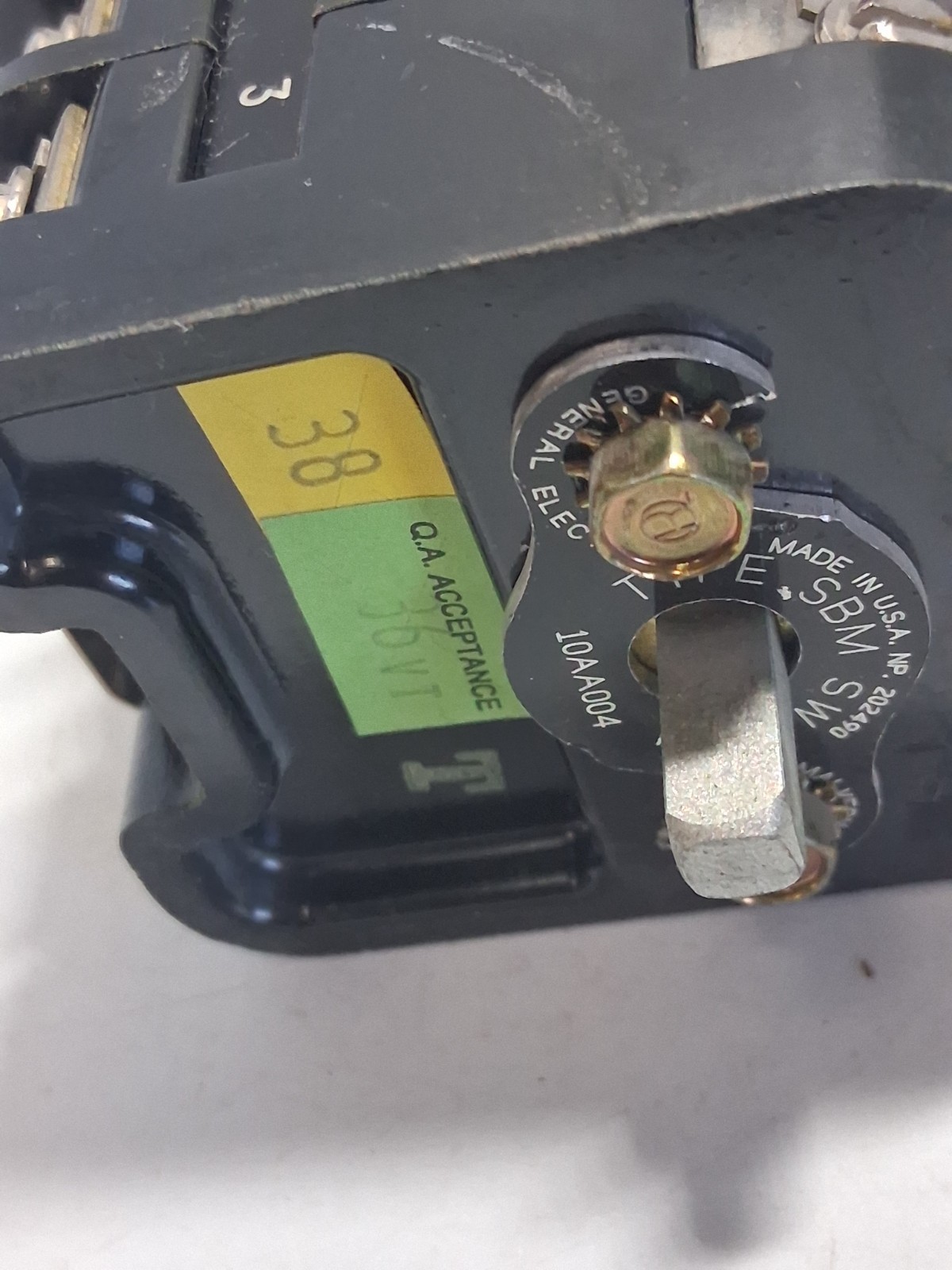 GENERAL ELECTRIC 10AA004. VOLTMETER CONTROL SWITCH 4 POSITION TYPE SBM