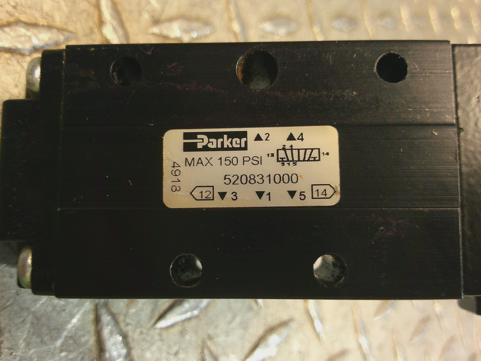 Parker Schrader Bellows 4-Way Manual Air Control Valve 520831000 / 150 psi